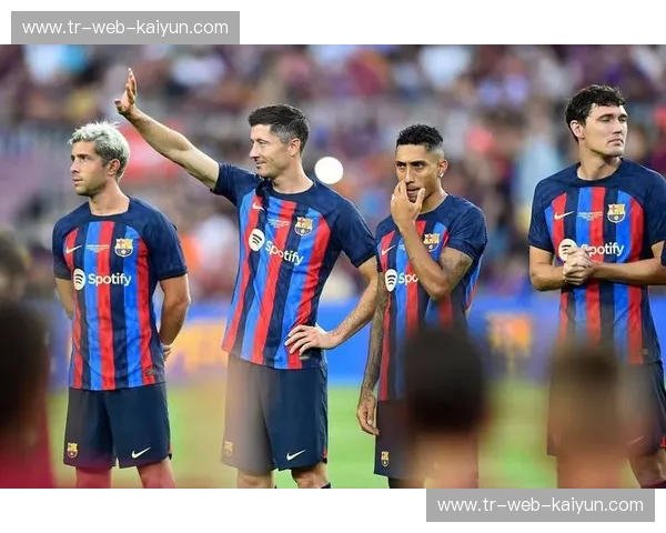 红蓝之魂碰撞绿茵霸主：巴萨vs拜仁，这不仅仅是一场友谊赛